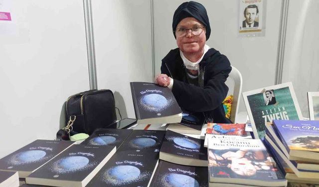 Kelebek hastası Büşra, kitap fuarında sevenleri ile buluştu