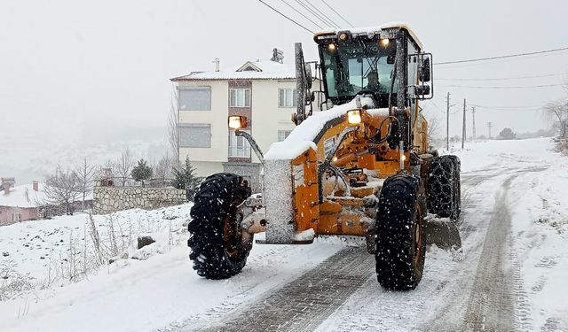 Yollar Büyükşehir’le Ulaşıma Açık Tutuluyor