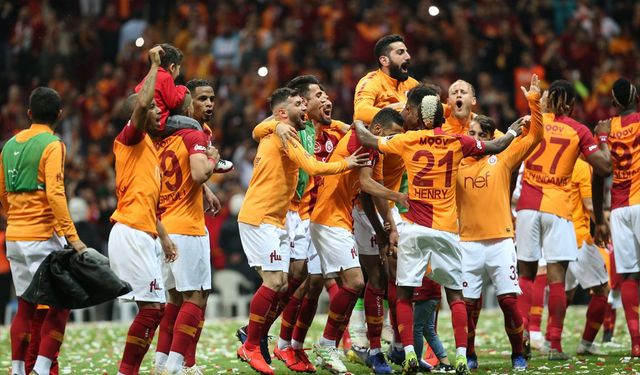 Aslan, Fenerbahçe'yi avladı! Galatasaray zirvede farkı açtı