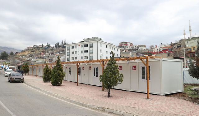 Dulkadiroğlu ilçesinde 4 noktada konteyner çarşı hazırlandı.