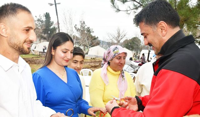 AFAD Koordinatörü Vali Tekbıyıkoğlu, depremzede gence kız istedi