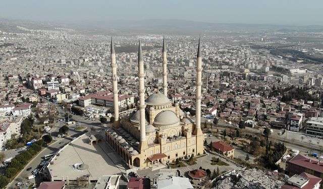 Abdülhamit Han Cami ne zaman ibadete açılıyor.