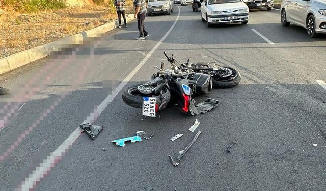 Motosiklet ile halk otobüsü çarpıştı: 1 ölü