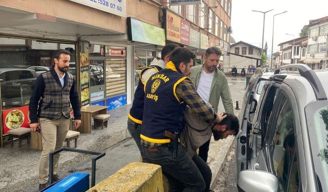 Yaşlı adamı dolandıran şüpheli böyle yakalandı