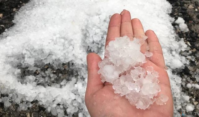 Sıcak havalara rağmen o şehirde dolu yağdı!