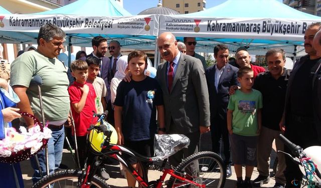 Kahramanmaraş'taki yetim çocuklara karne hediyesi