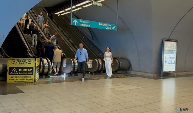 İzmir Metro’sunda yürüyen merdiven arızalandı