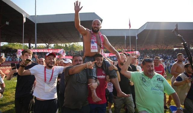 664. Kırkpınar başpehlivanı Orhan Okulu oldu.