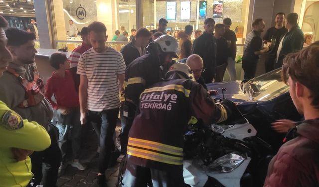 Tekirdağ'da 3 otomobil ve 2 motosiklet çarpıştı.