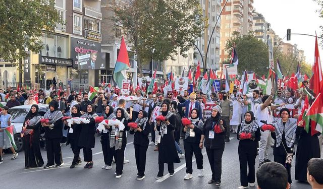 Kahramanmaraş'ta binlerce kişi Filistin'e destek için yürüdü
