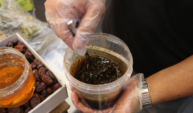 25 bitkiden yaptığı özel karışımla bin bir derde deva oluyor.