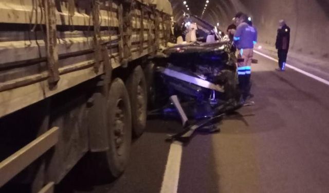 Tünelde trafik kazası: 1 ölü, 4 yaralı.