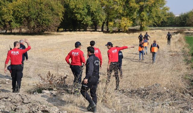 Elazığ'da kaybolan çocuk için ekipler seferber oldu.