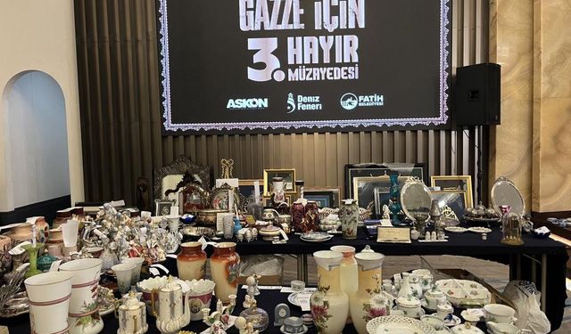 Fatih’te yapılan müzayedenin geliri Gazze’ye gidecek.