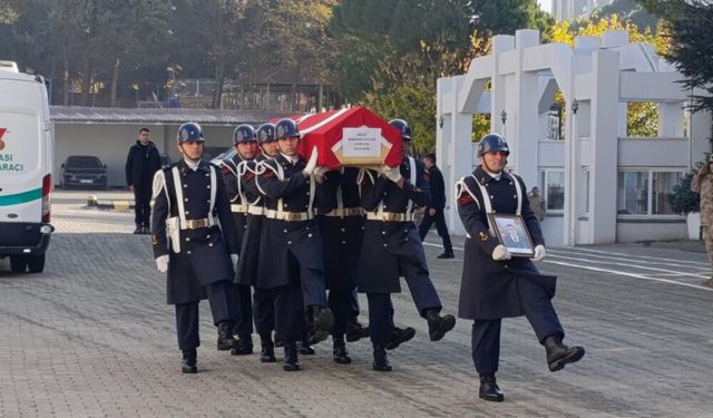 Trafik kazasında ölen uzman çavuş için tören düzenlendi.