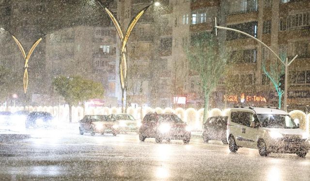 Aksaray’da okullara 1 gün kar tatili