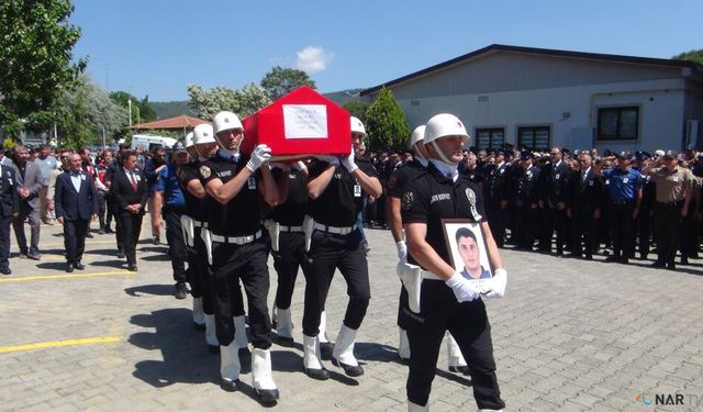 Şehit polise eşinden yürekleri dağlayan veda