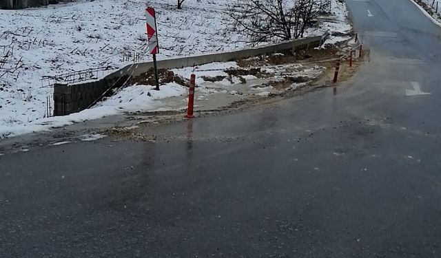 KAHRAMANMARAŞ'TAKİ SAĞANAK YAĞIŞ RÖGAR KAPAKLARINI TAŞIRDI