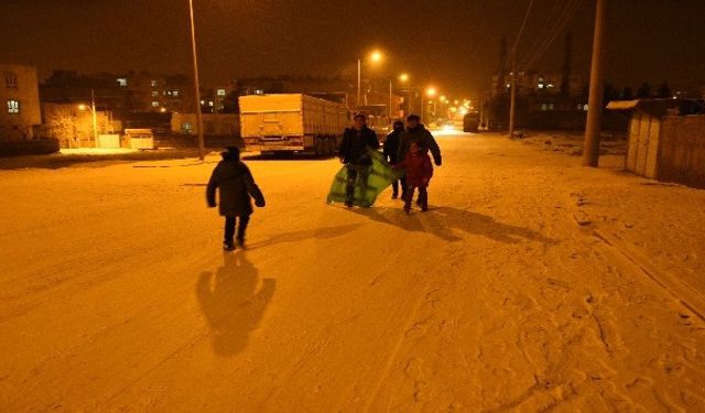 6 yıl Aradan Sonra Kar Yağınca Halay Çektiler!