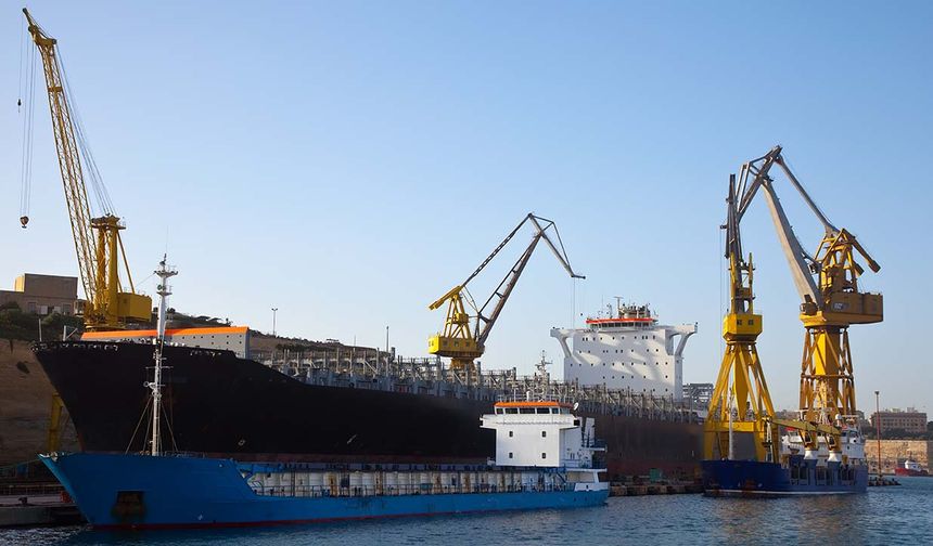 Ukrayna'dan Yola Çıkan Tahıl Yüklü İki Gemi ‘Glory' Ve ‘Riva Wind' İstanbul Boğaz'ından Geçti