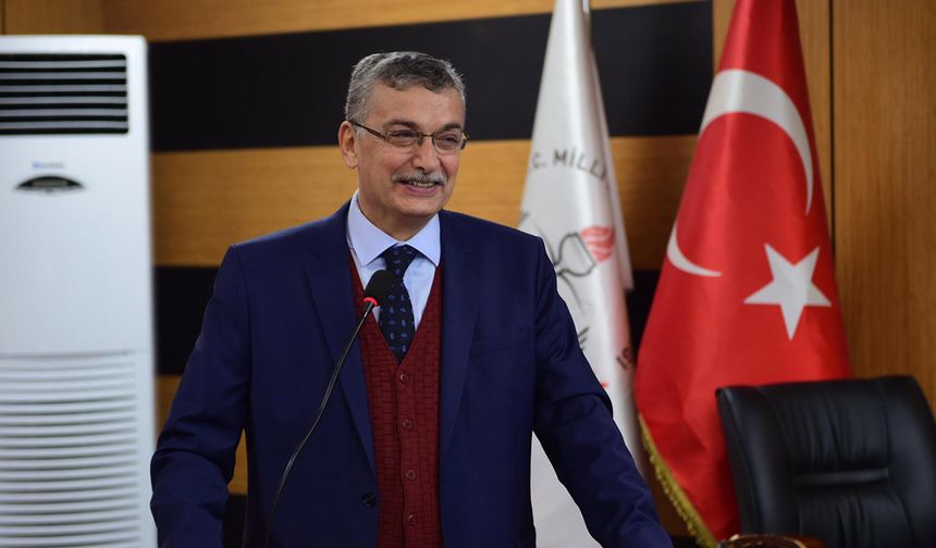 Celalettin Güvenç aday adaylığı başvurusu yapıyor