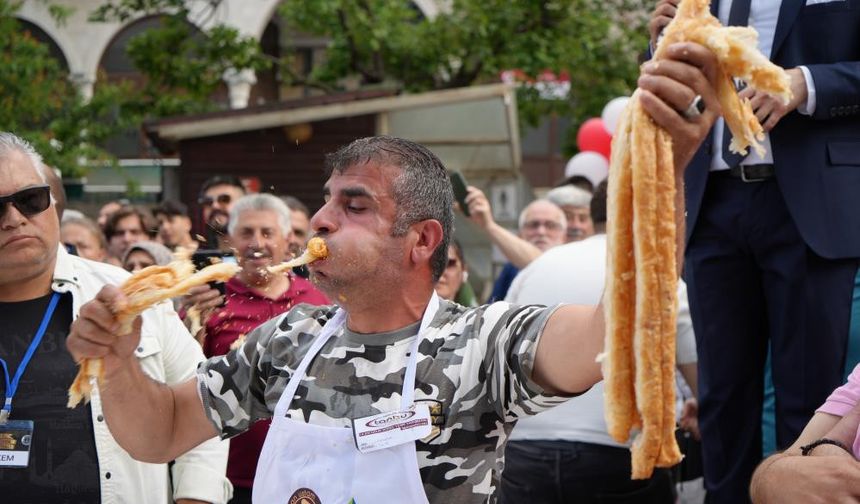 En uzun böreği yiyebilmek için günlerce aç kaldılar...