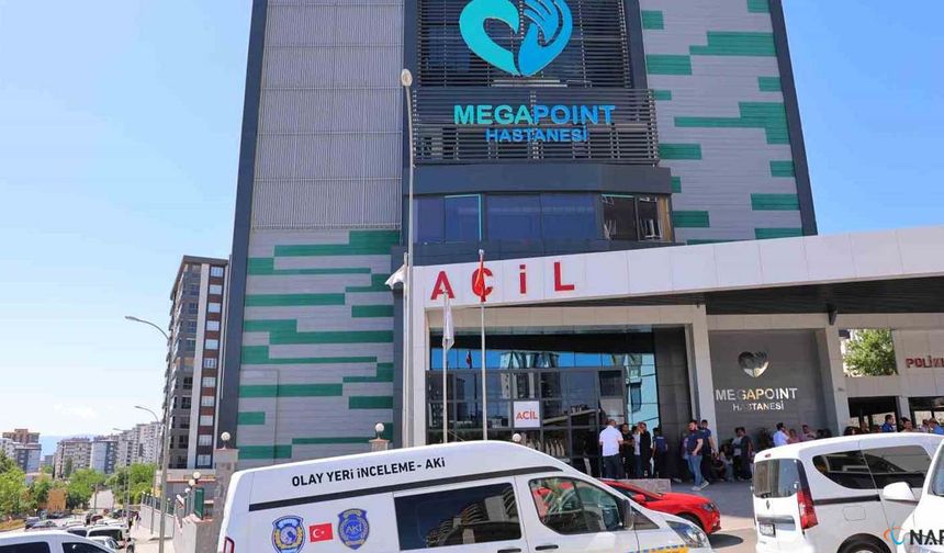 Hastane önünde eski eşini böyle katletti!