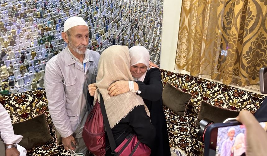 25 Senelik küskünlüğü Mekke'de bitirdiler.