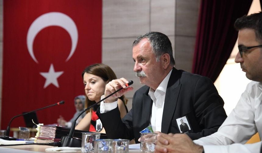 Yunusemre Millet Çarşısına Ferdi Zeyrek ismi verildi.