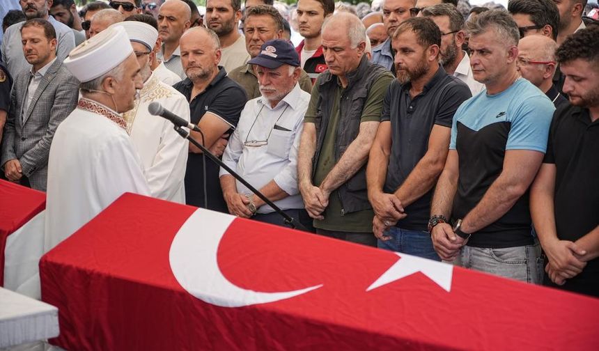 Yangın şehitlerine son veda.