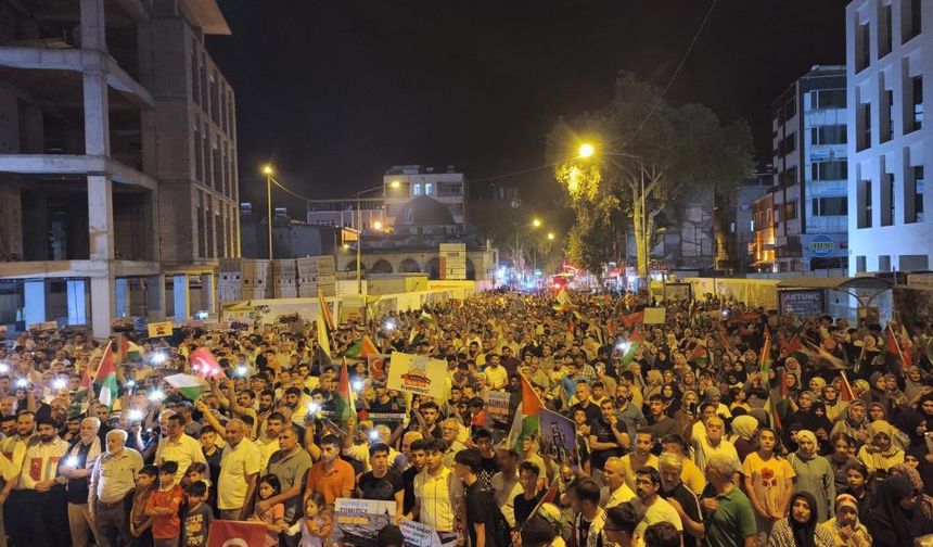 Adıyaman’da  vatandaşlar Filistin için yürüyüş yaptı.