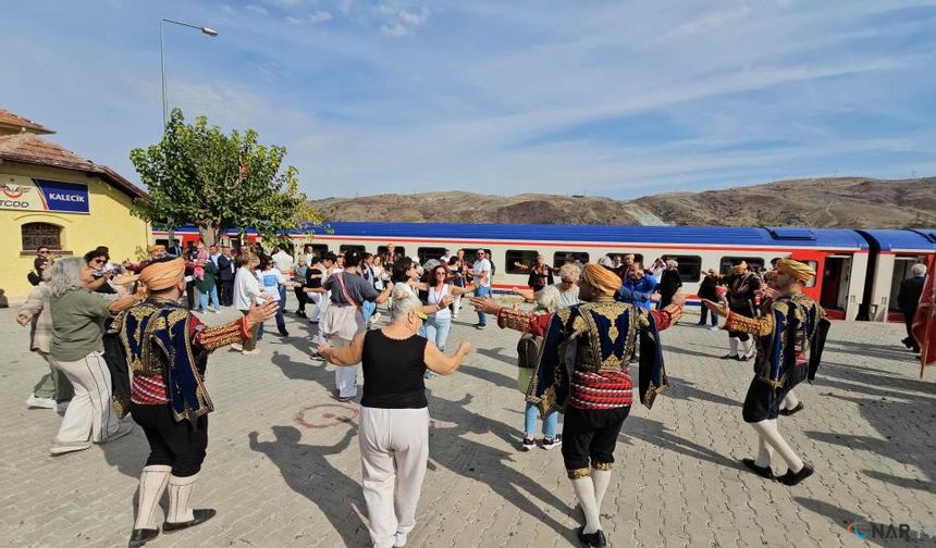Turistik Karaelmas Treni ikinci seferini tamamladı.