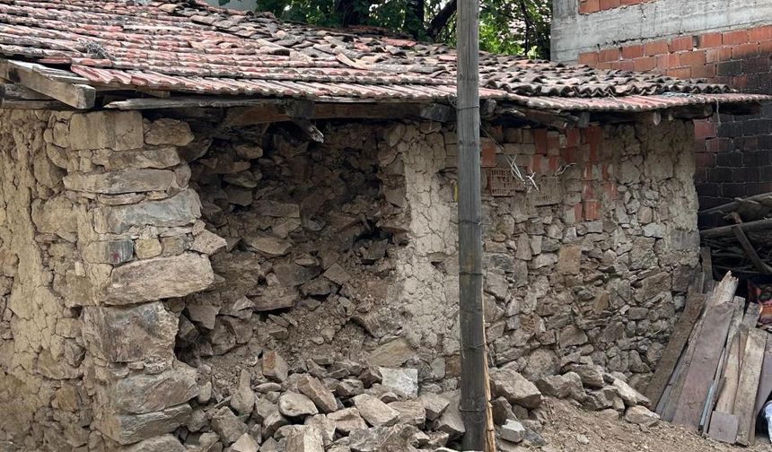 "Simav beşik gibi sallanıyor: 127 artçı, 5.4’lük deprem"