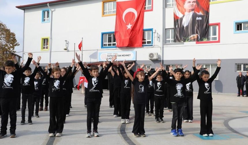 Karasu’da duygu dolu 10 Kasım programı.
