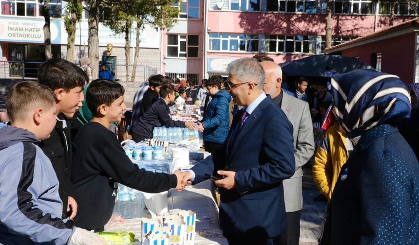 Öğrencilerden Filistin'e destek kampanyası.