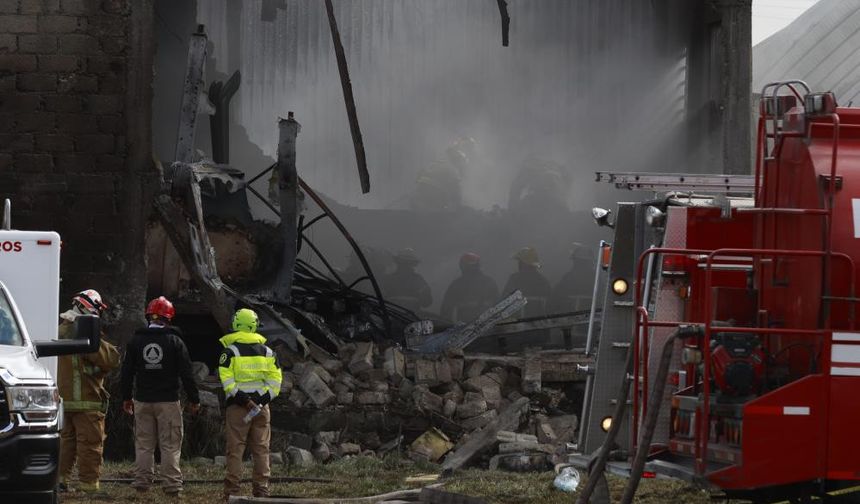 Meksika'da korkunç uçak kazası:7 ölü