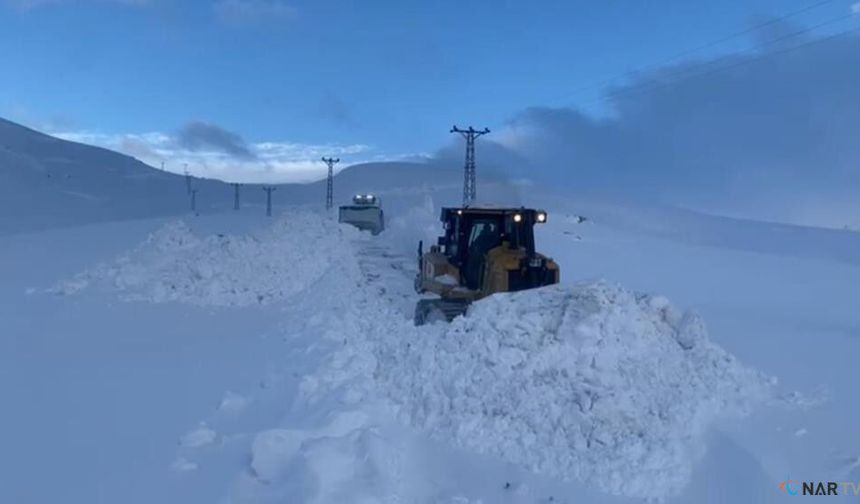 Böyle kar görülmedi: Kalınlık dozeri aşıyor.
