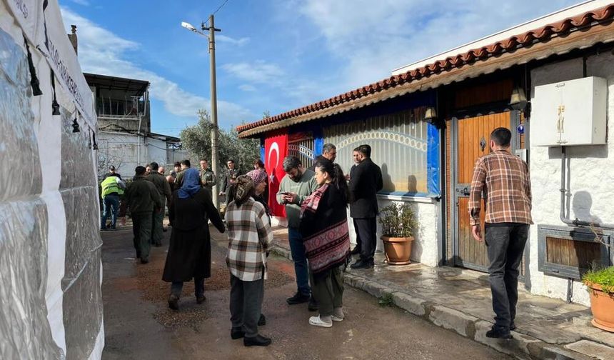 Şehit pilotun İzmir'deki evinde yas