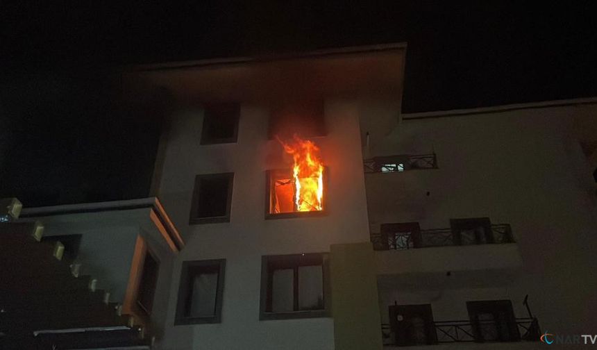 Tartıştığı annesine kızıp daireyi ateşe verdi