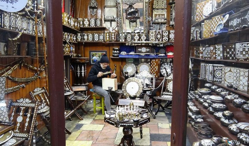 Dayısından öğrendiği padişah mesleğini 44 yıldır sürdürüyor