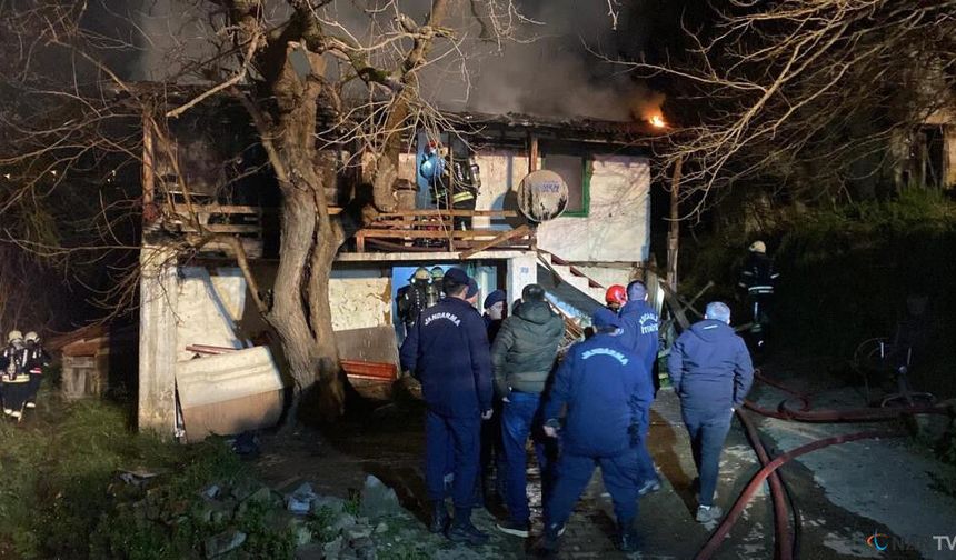 Tek başına yaşadığı evinde alevlerin arasında hayatını kaybetti