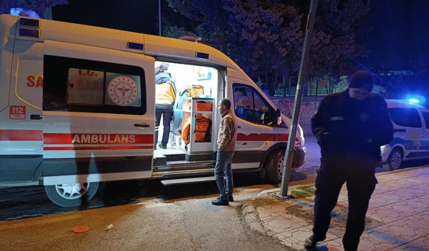 Gençler arasında bıçaklı kavga: Çok sayıda yaralı var