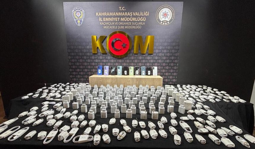 Kahramanmaraş'ta kaçak telefon ve makaron ele geçirildi