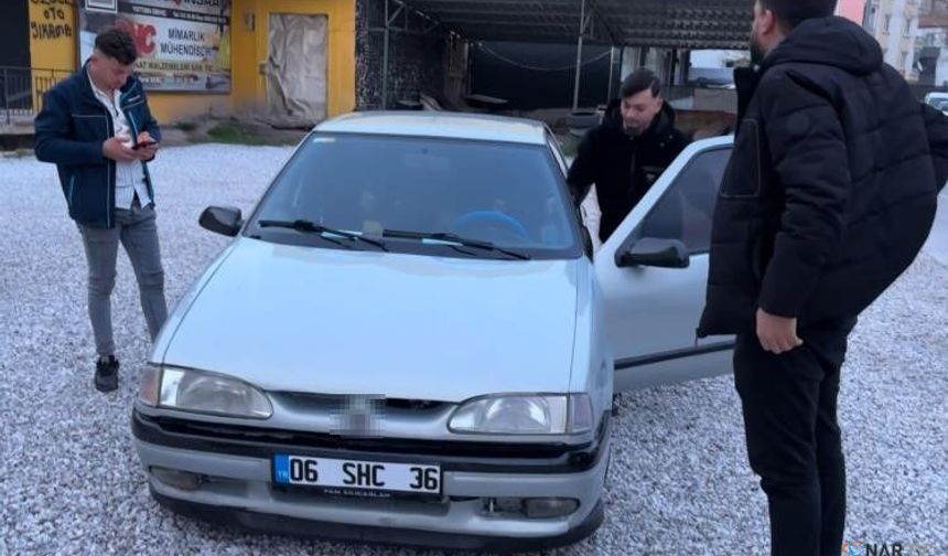 Kaza yaptı plakaları söküp polisten kaçmaya çalıştı