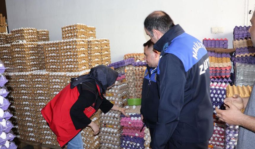 Sağlıksız depoya baskın: 5 bin koli yumurta imha edildi