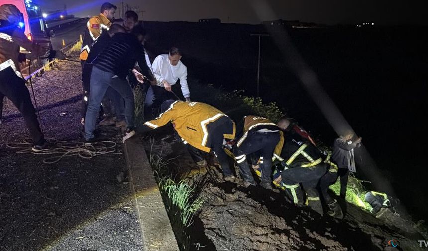 Şanlıurfa'da otomobil şarampole uçtu
