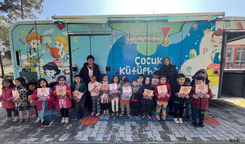 Kahramanmaraş'ın mobil kütüphanesi yüzlerce çocuğa ulaştı