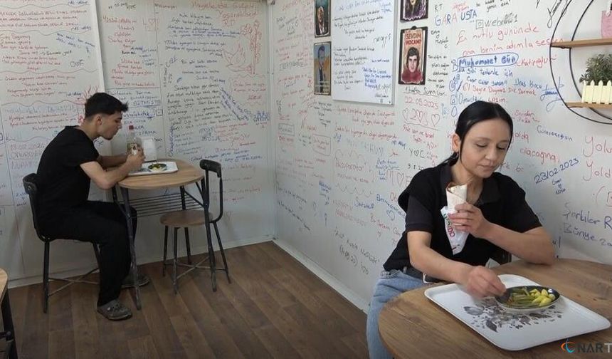 Konteynerdeki çiğ köftecinin duvarları 'duygu duvarı'na dönüştü