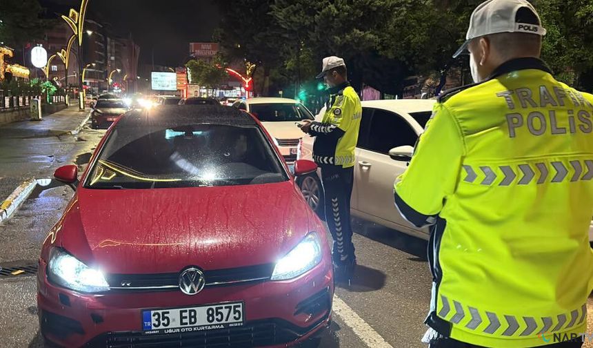 Polise önce yalvardı sonra küfürler edip kaçtı