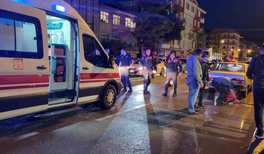 Öfkeli baba, kızını rahatsız eden gencin kulağını kesti
